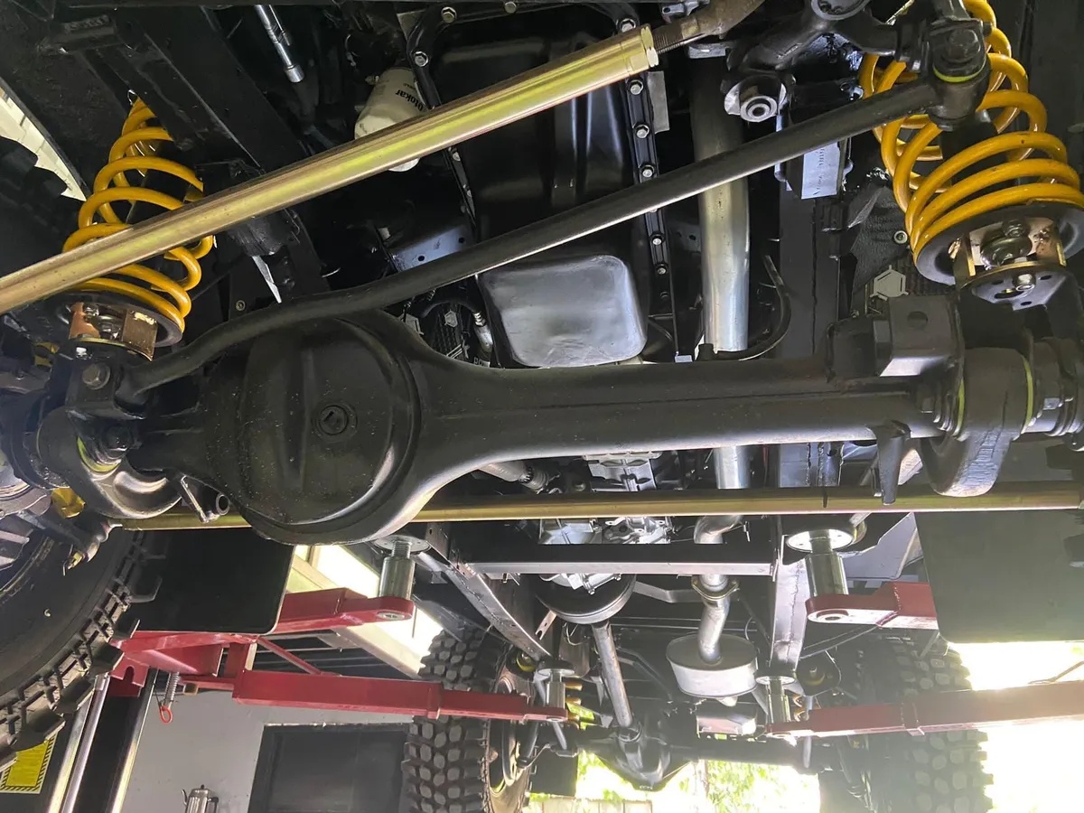 Land-rover-Defender-1995-4