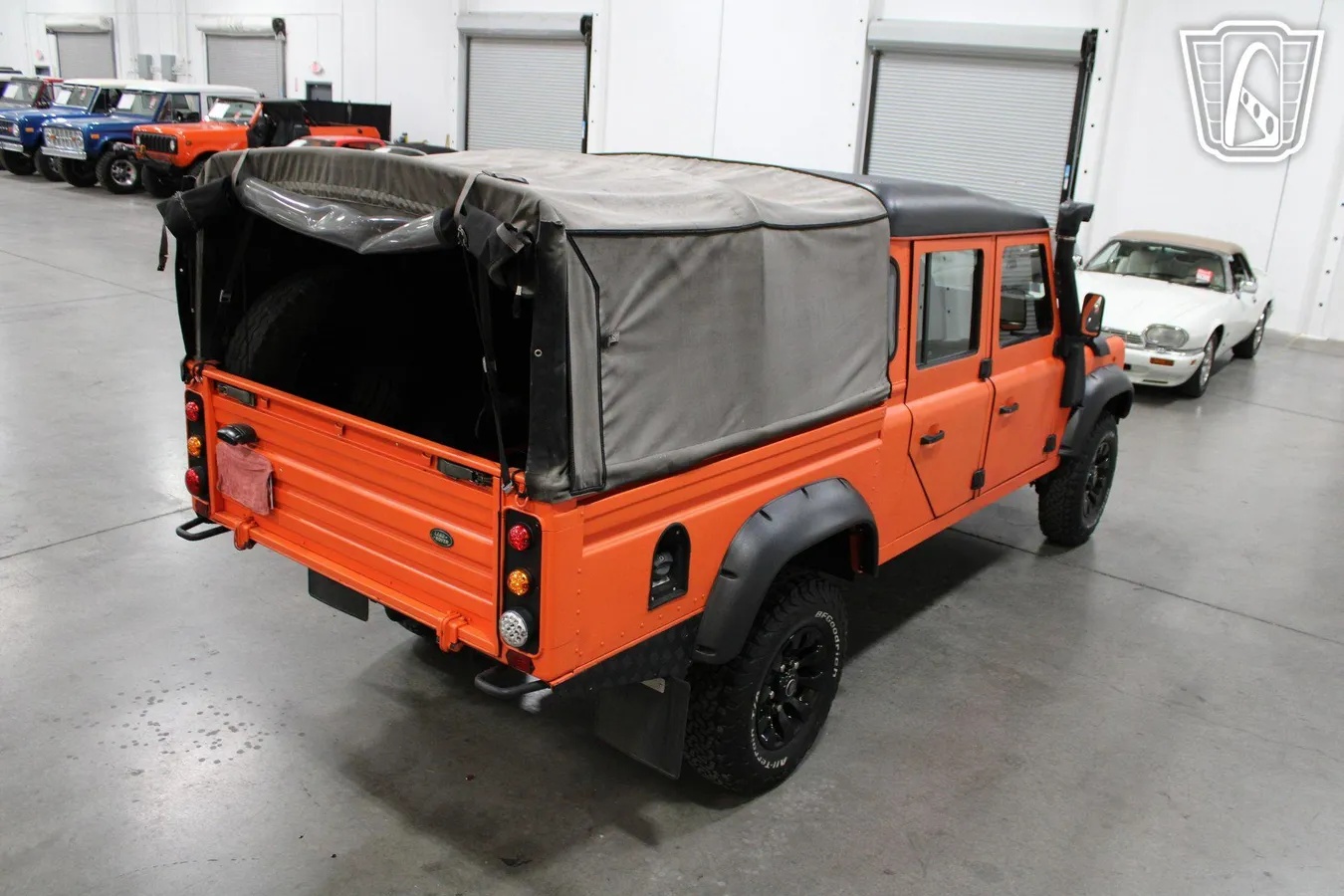 Land-rover-Defender-1995-Orange-Black-2