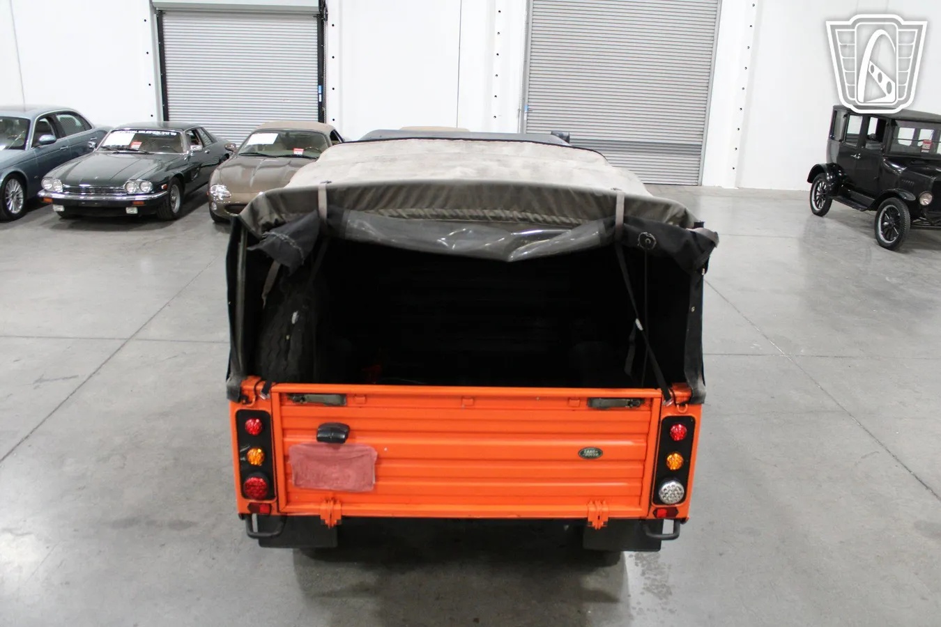 Land-rover-Defender-1995-Orange-Black-3