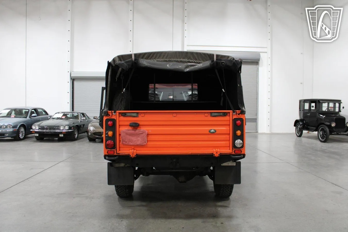 Land-rover-Defender-1995-Orange-Black-5