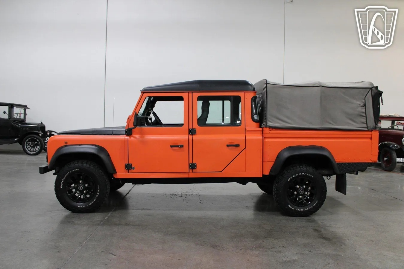 Land-rover-Defender-1995-Orange-Black-8