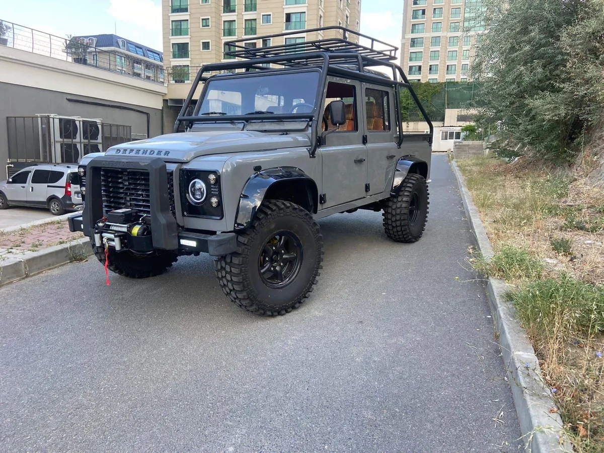 Land-rover-Defender-1995