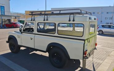 Land-rover-Series-3-1988-Cream-Cream-11