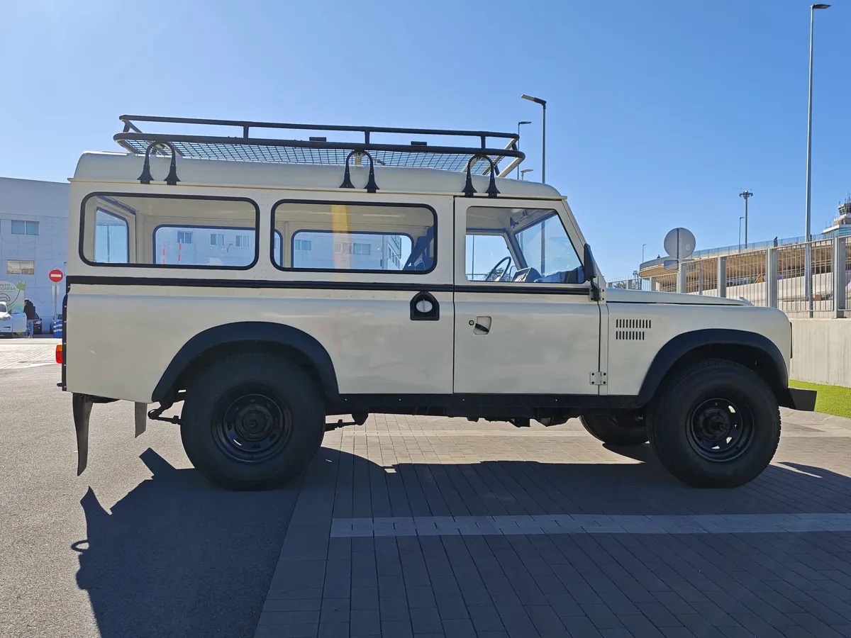 Land-rover-Series-3-1988-Cream-Cream-3