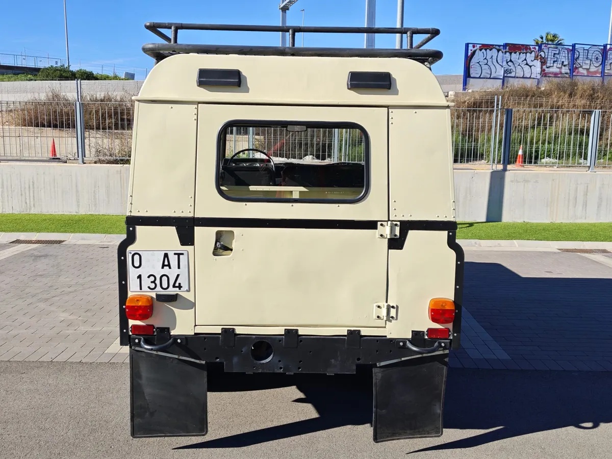 Land-rover-Series-3-1988-Cream-Cream-4