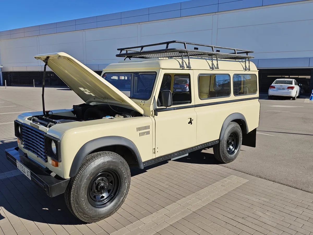Land-rover-Series-3-1988-Cream-Cream
