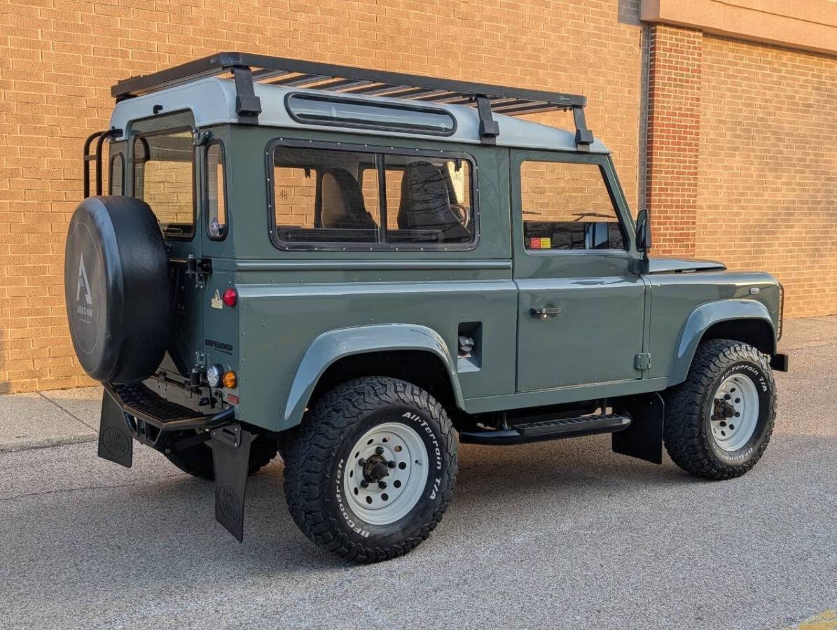 Land-rover-defender-defender-90-diesel-1992-green-27