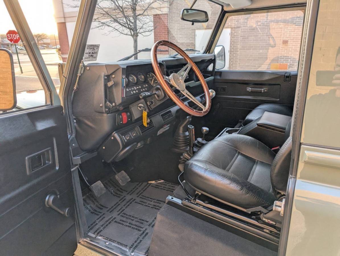 Land-rover-defender-defender-90-diesel-1992-green-277