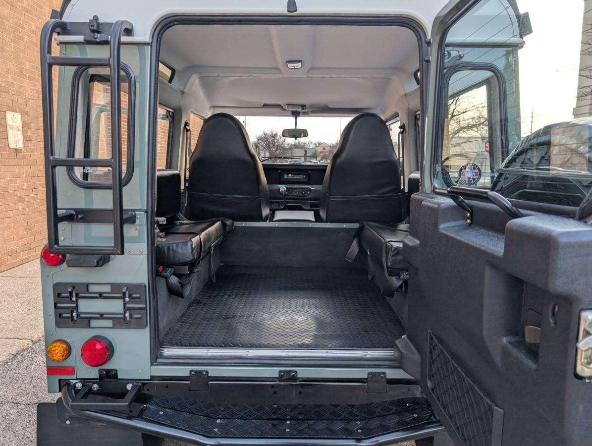 Land-rover-defender-defender-90-diesel-1992-green-47