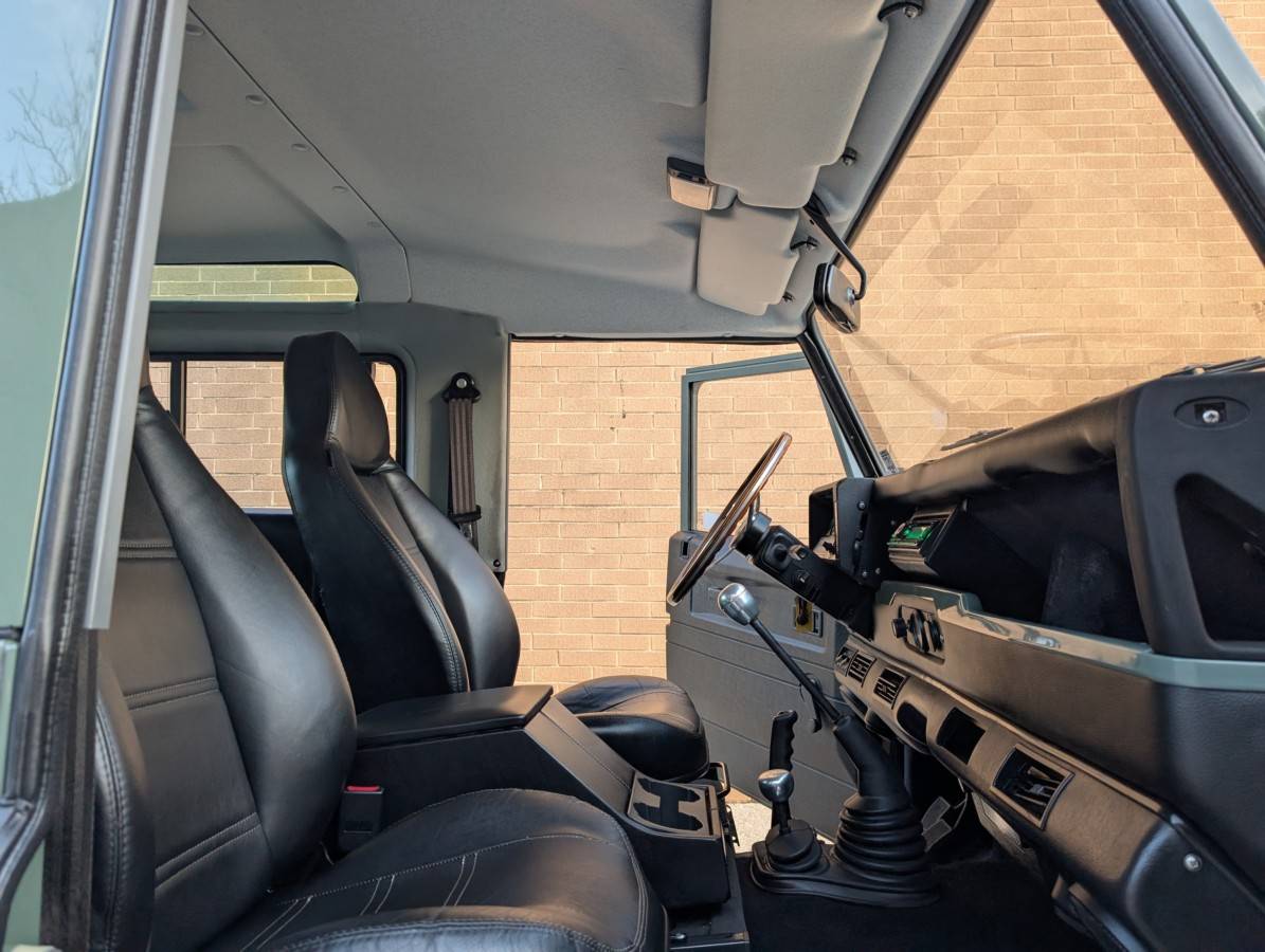 Land-rover-defender-defender-90-diesel-1992-green-61