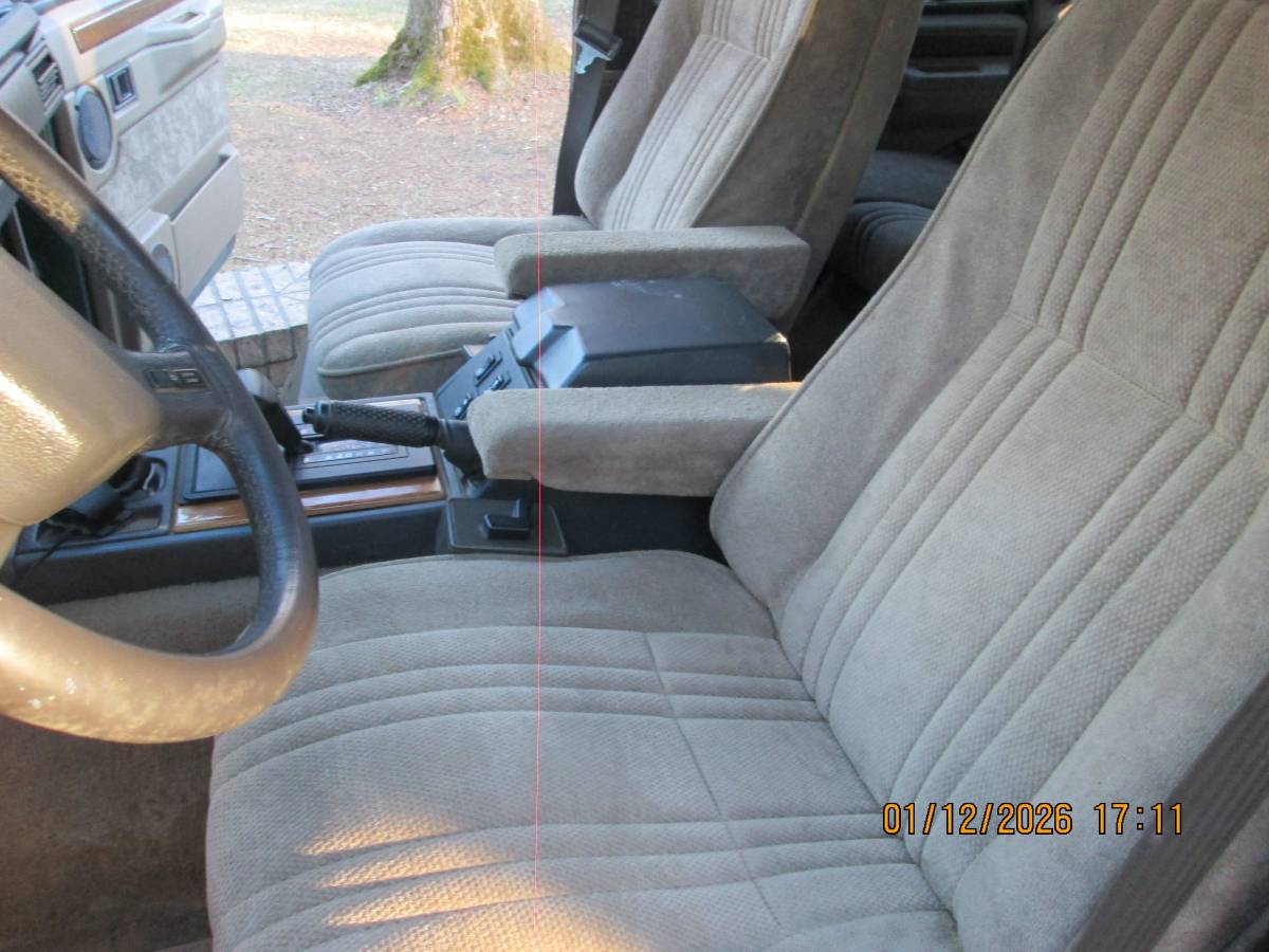 Land-rover-hunter-1989-2