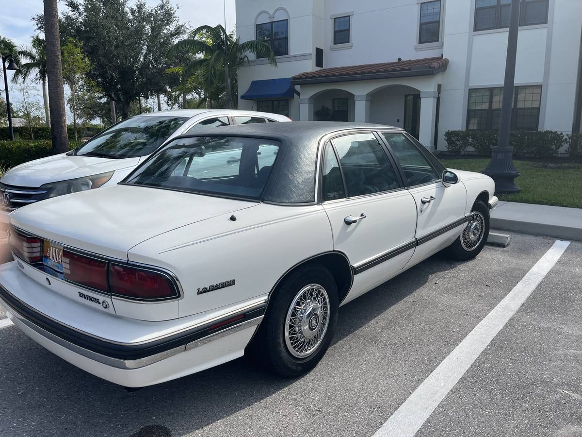 Lesabre-1992-white-1