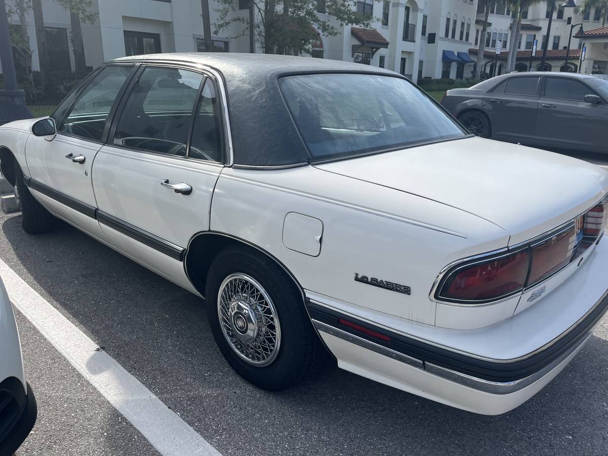 Lesabre-1992-white-2