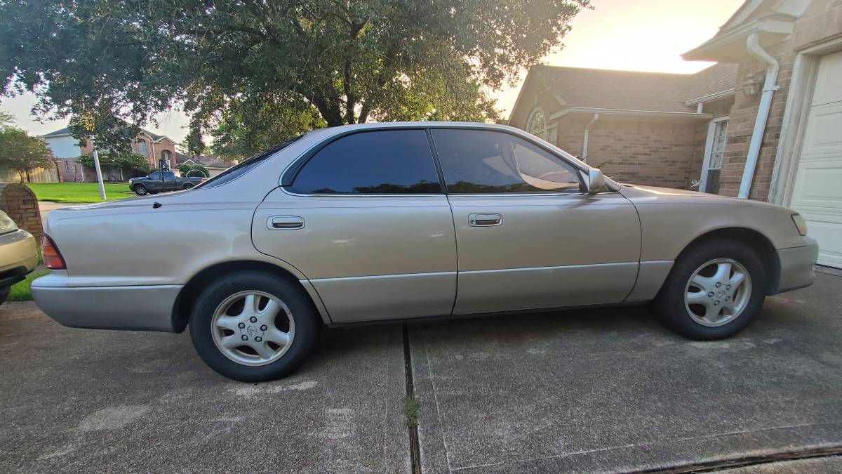 Lexus-es-300-1994-1