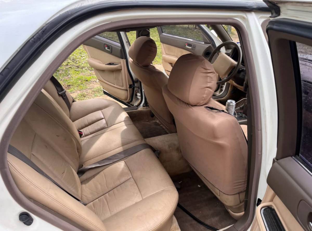 Lexus-ls-400-1992-white-2