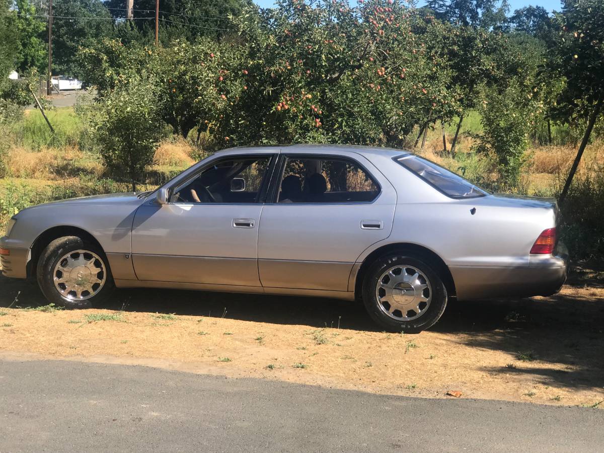 Lexus-ls-400-1995-silver