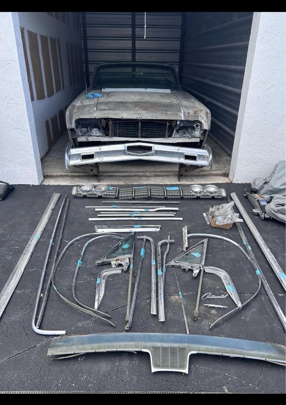 Lincoln-Continental-1964-11