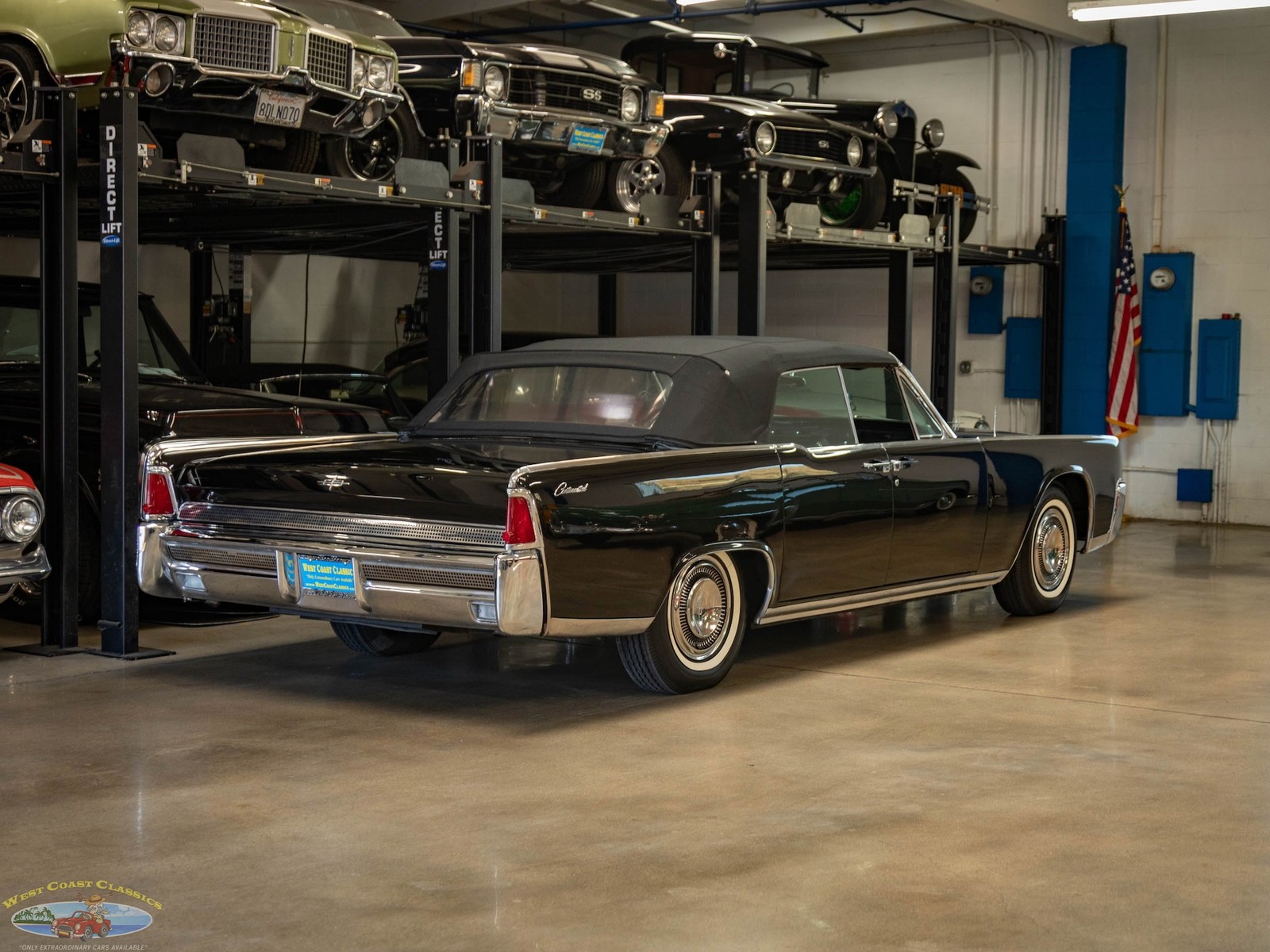 Lincoln-Continental-1964-4-Door-Convertible-24