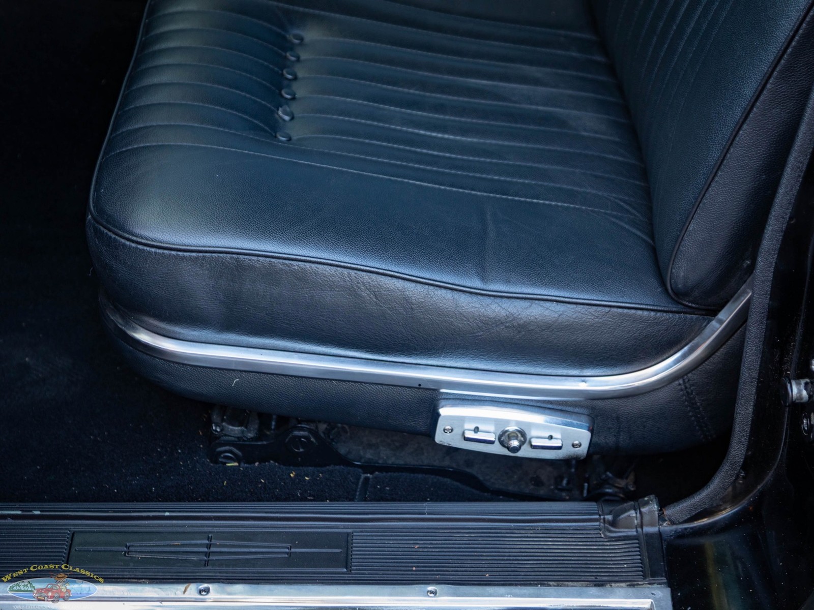 Lincoln-Continental-1964-4-Door-Convertible-32