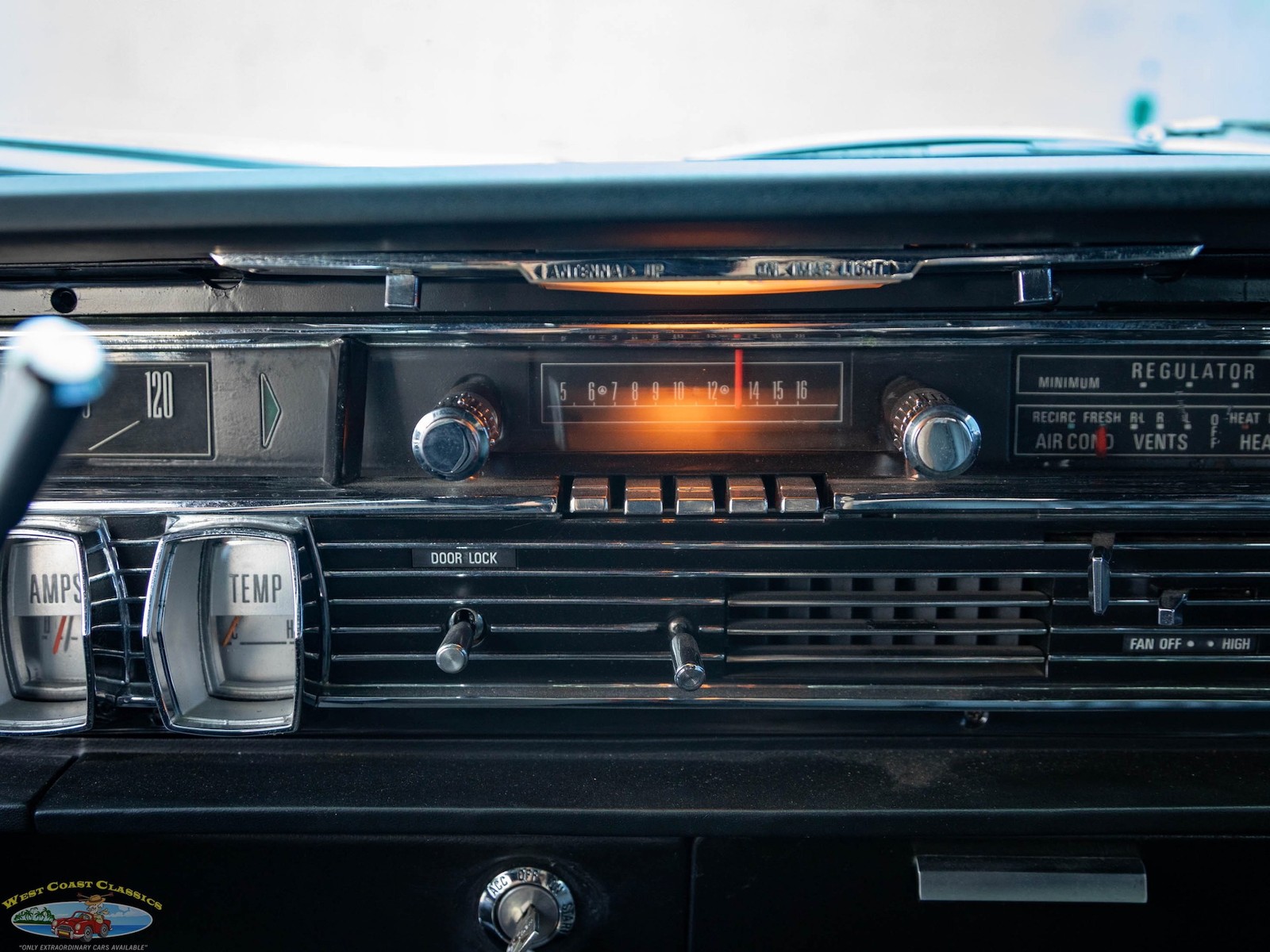Lincoln-Continental-1964-4-Door-Convertible-38