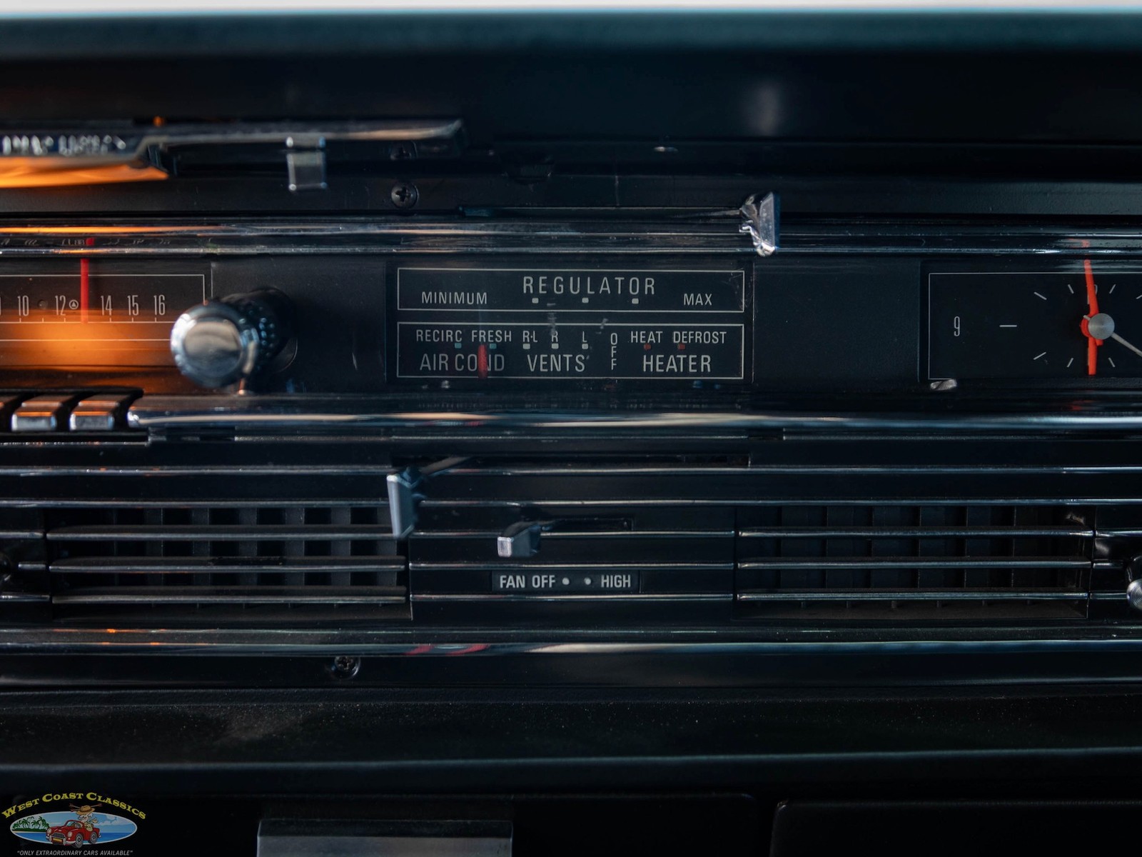 Lincoln-Continental-1964-4-Door-Convertible-39