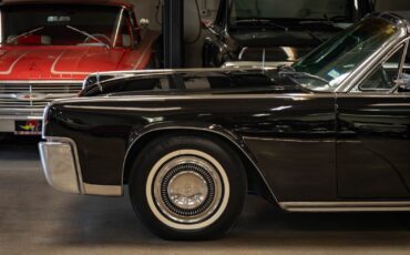 Lincoln-Continental-1964-4-Door-Convertible-4
