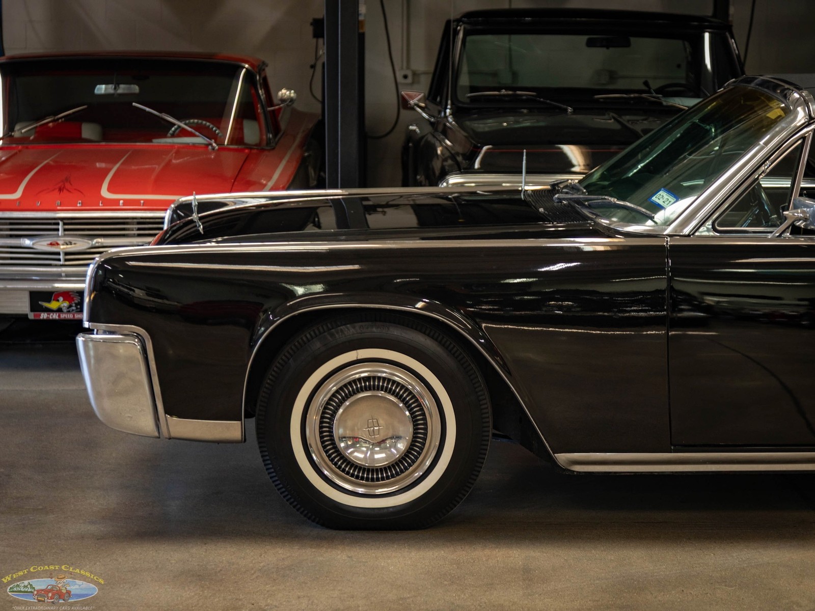 Lincoln-Continental-1964-4-Door-Convertible-4