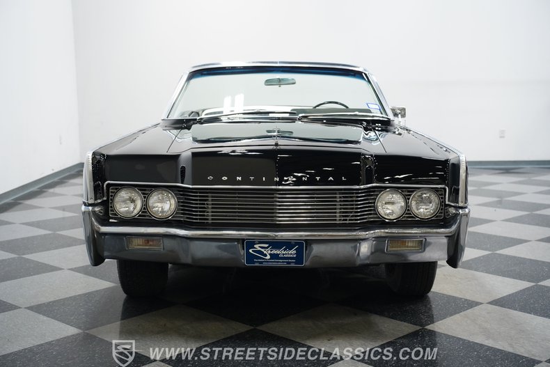 Lincoln-Continental-1966-Black-Black-15