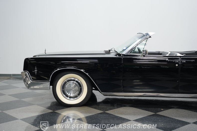 Lincoln-Continental-1966-Black-Black-2