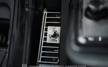 Lincoln-Continental-1966-Black-Black-34