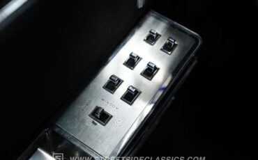 Lincoln-Continental-1966-Black-Black-36