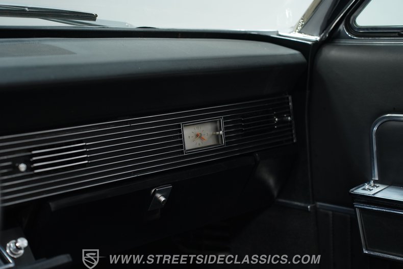 Lincoln-Continental-1966-Black-Black-37