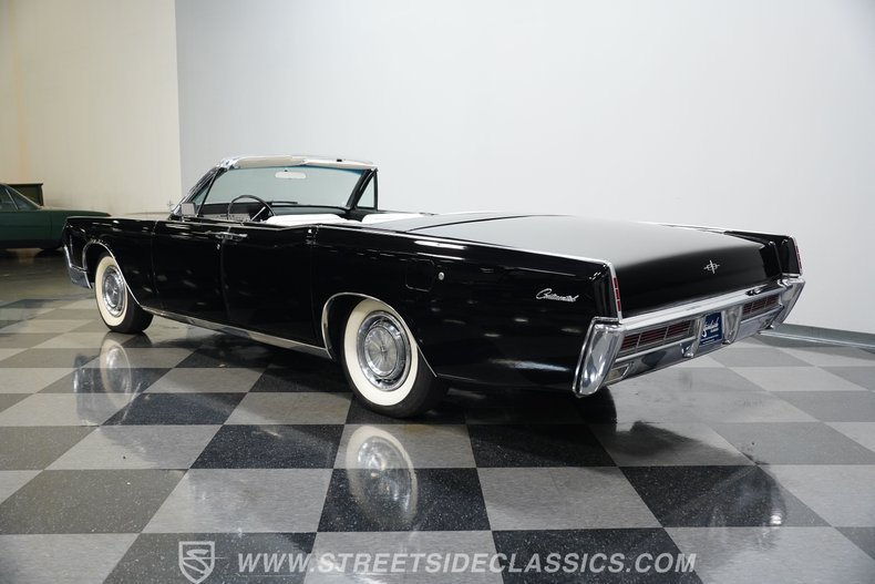 Lincoln-Continental-1966-Black-Black-42