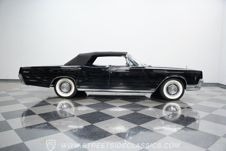 Lincoln-Continental-1966-Black-Black-43