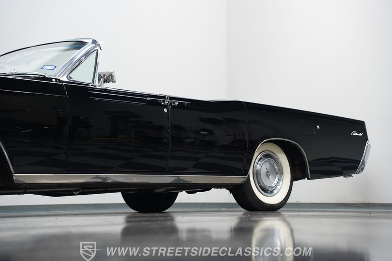 Lincoln-Continental-1966-Black-Black-45