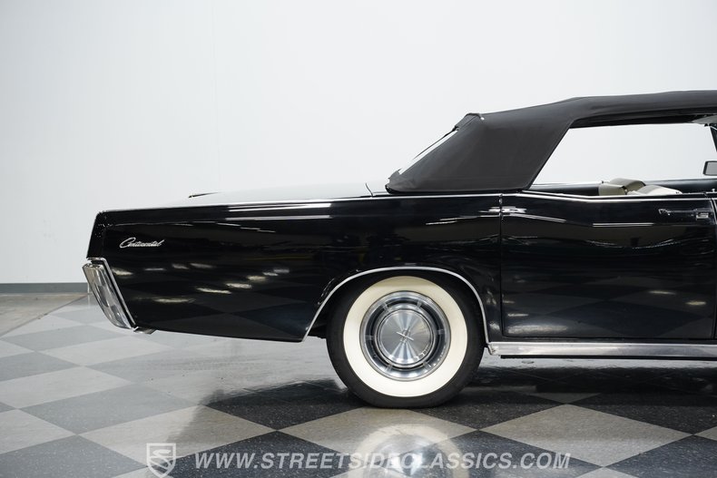 Lincoln-Continental-1966-Black-Black-46