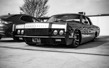 Lincoln-Continental-1967-Sedan-11