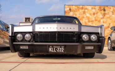 Lincoln-Continental-1967-Sedan-12