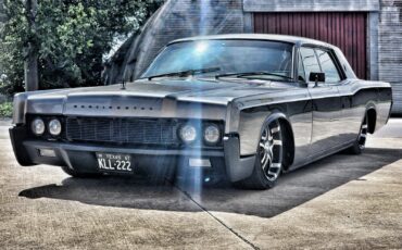 Lincoln-Continental-1967-Sedan
