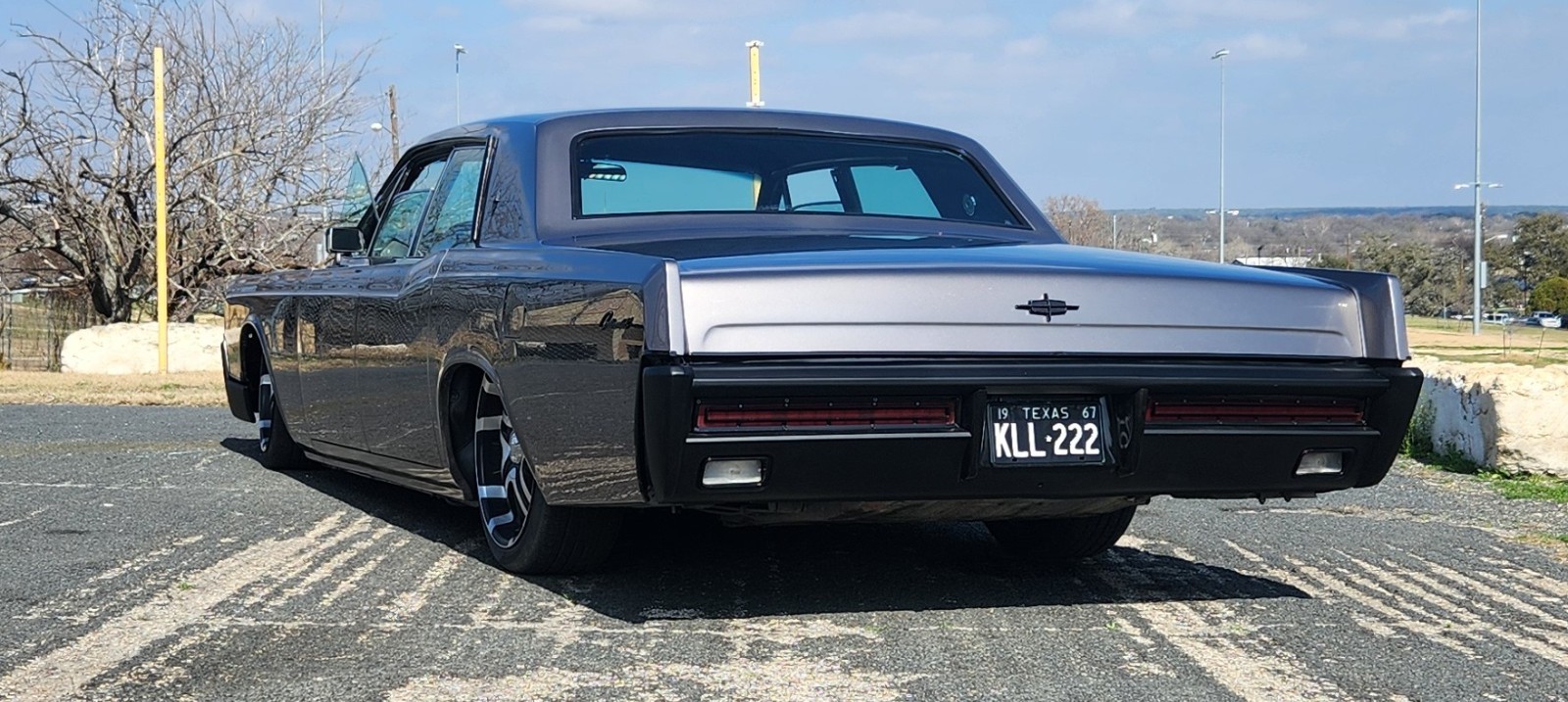 Lincoln-Continental-1967-Sedan-4