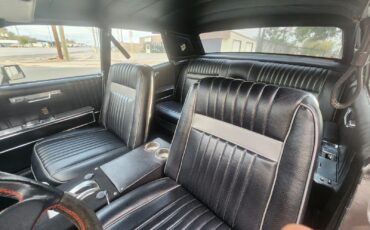 Lincoln-Continental-1967-Sedan-6