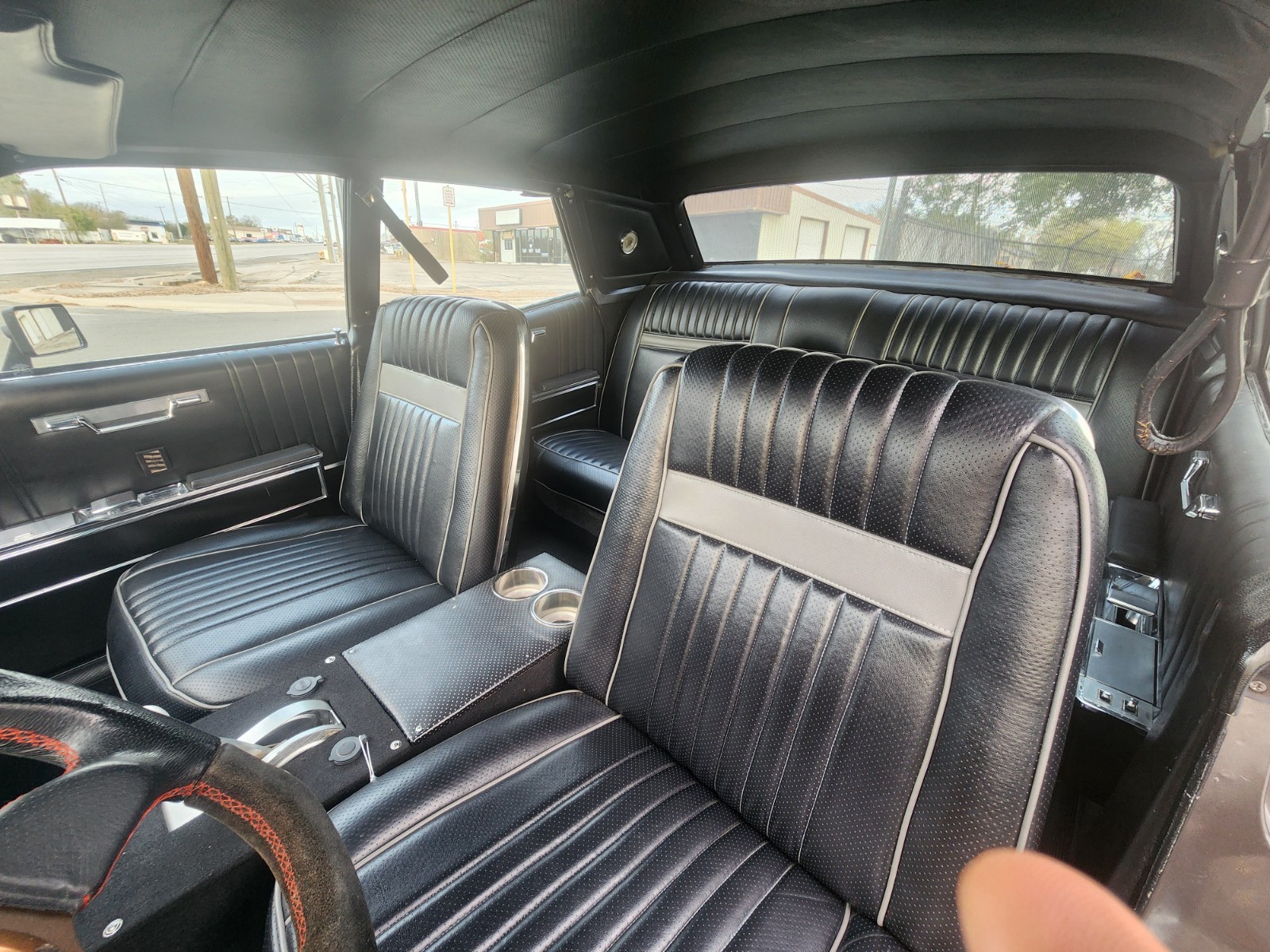 Lincoln-Continental-1967-Sedan-6