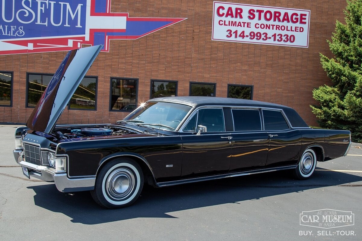 Lincoln-Continental-1969-Limousine-10