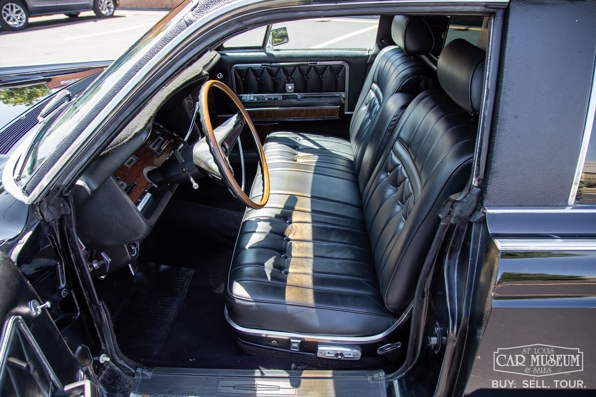 Lincoln-Continental-1969-Limousine-26