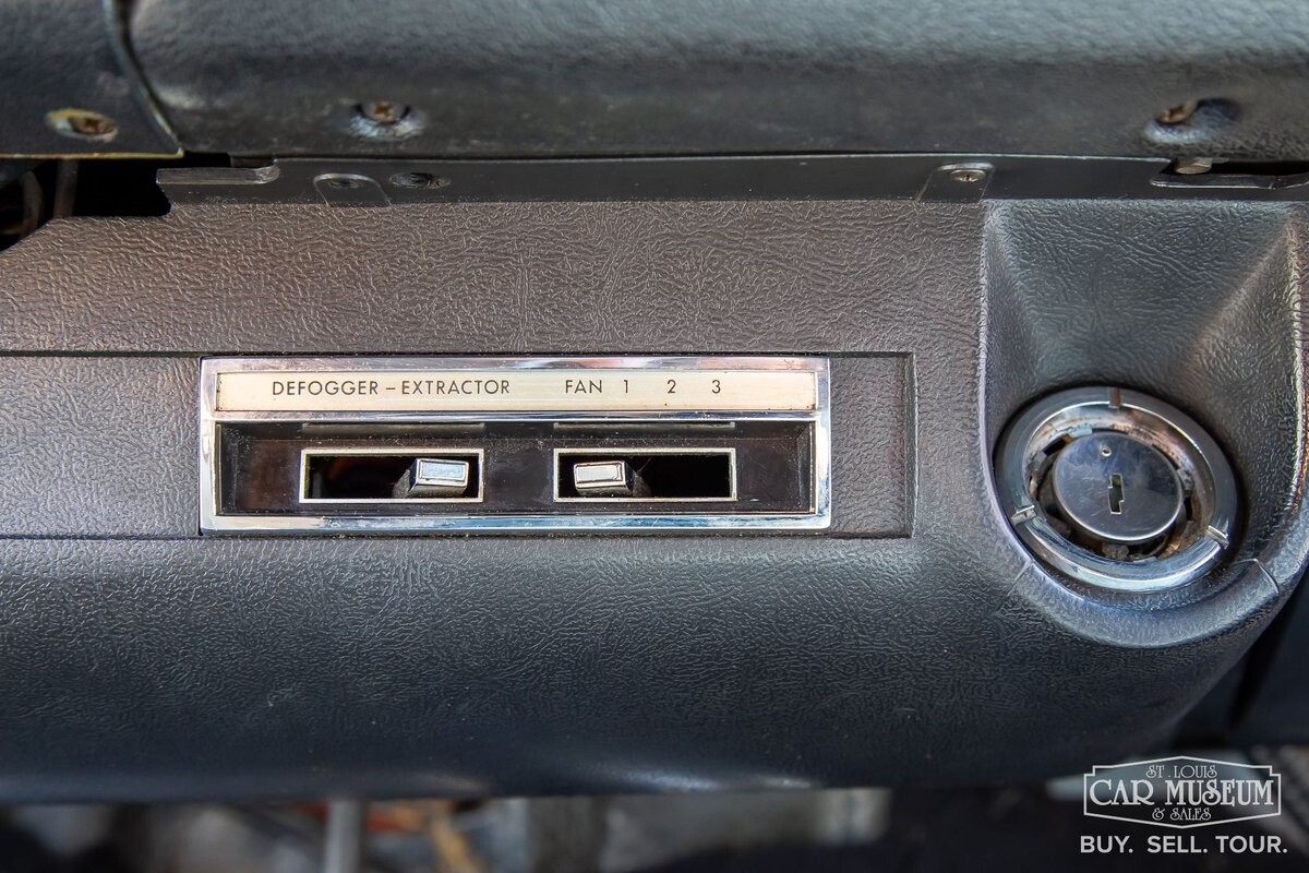 Lincoln-Continental-1969-Limousine-34