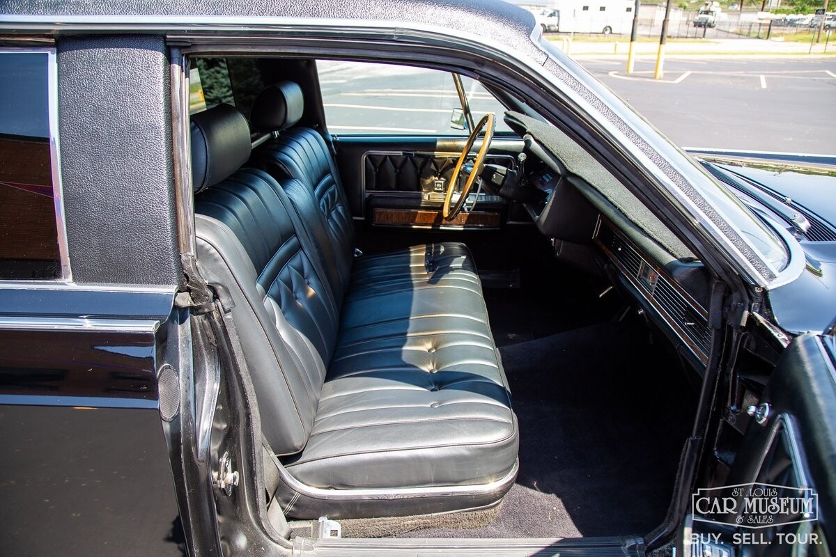 Lincoln-Continental-1969-Limousine-37