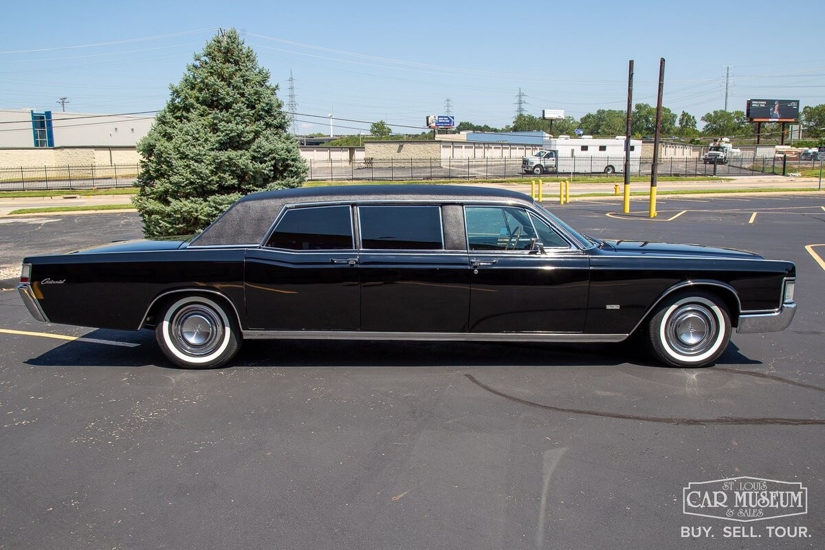 Lincoln-Continental-1969-Limousine-7