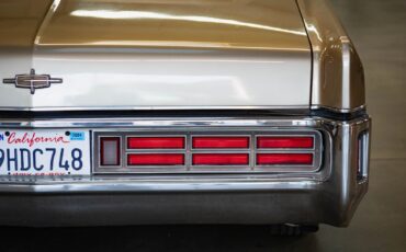 Lincoln-Continental-1970-4-Door-Sedan-20