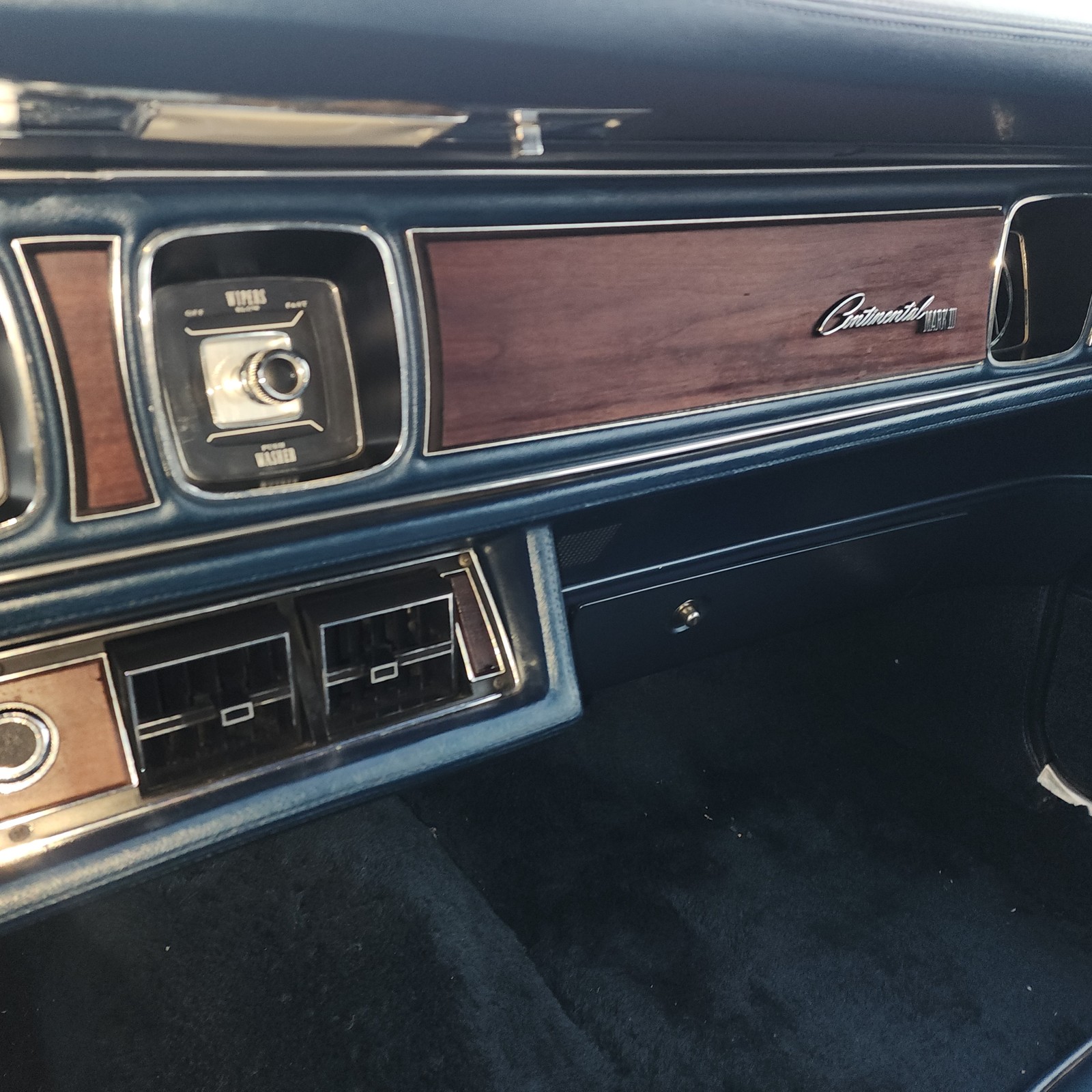 Lincoln-Continental-1971-2-Dr-Hardtop-20