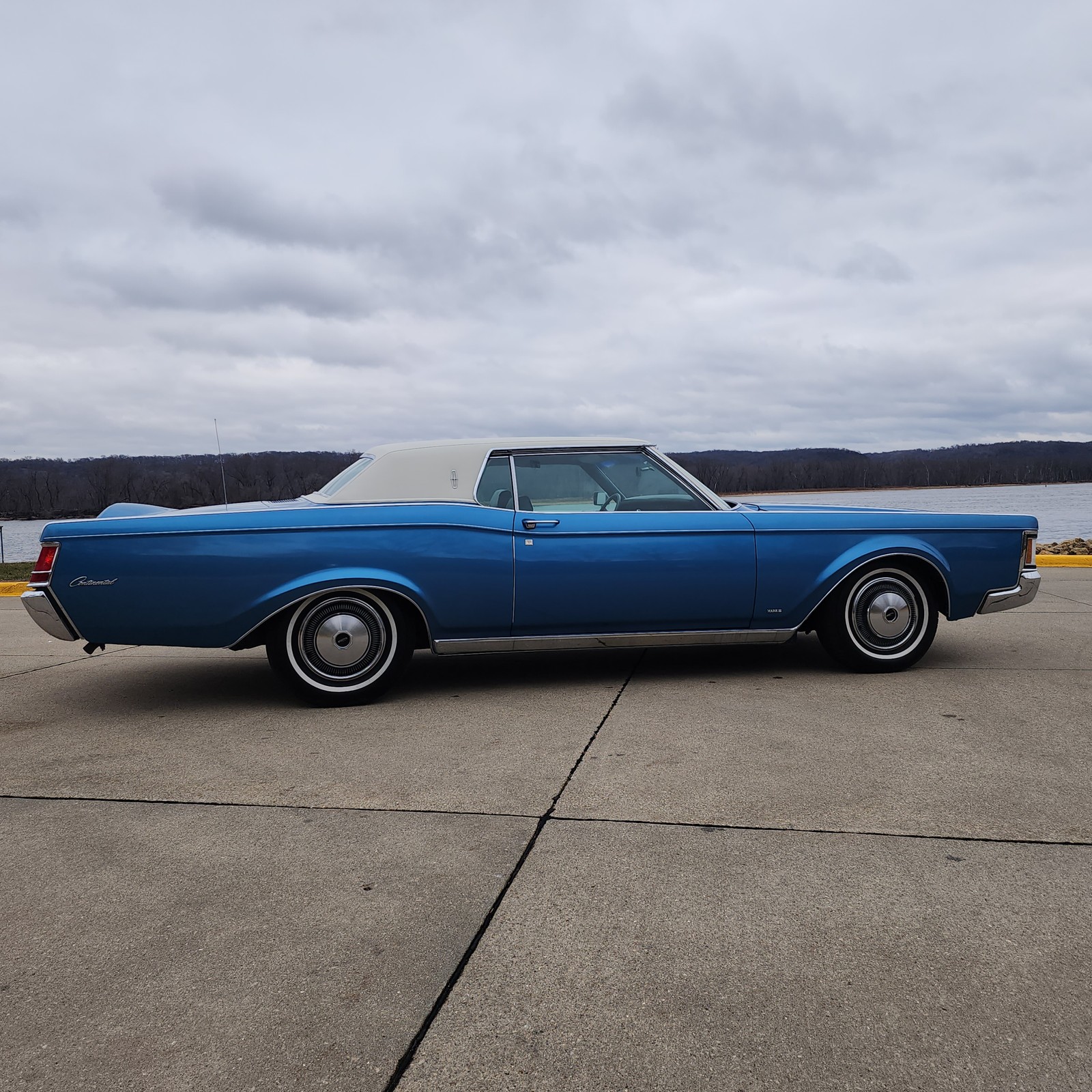 Lincoln Continental 1971 2 Dr Hardtop